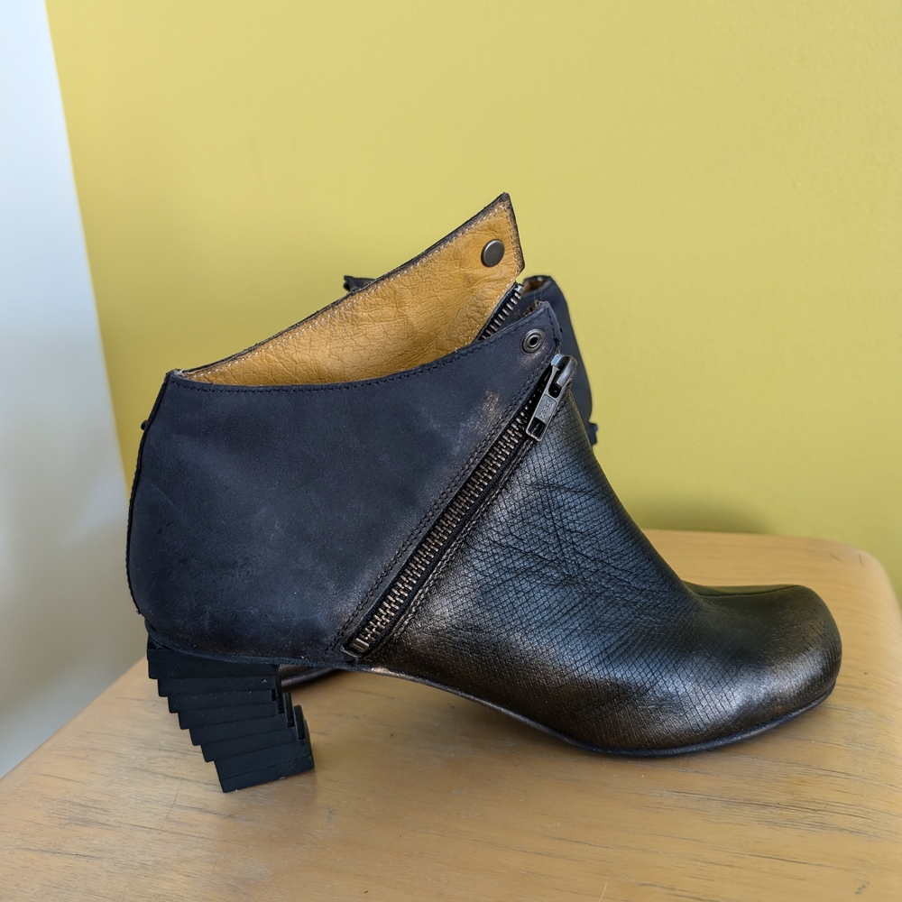 Sleek Black Ankle Booties with Unique Heel - Picture 2 of 4